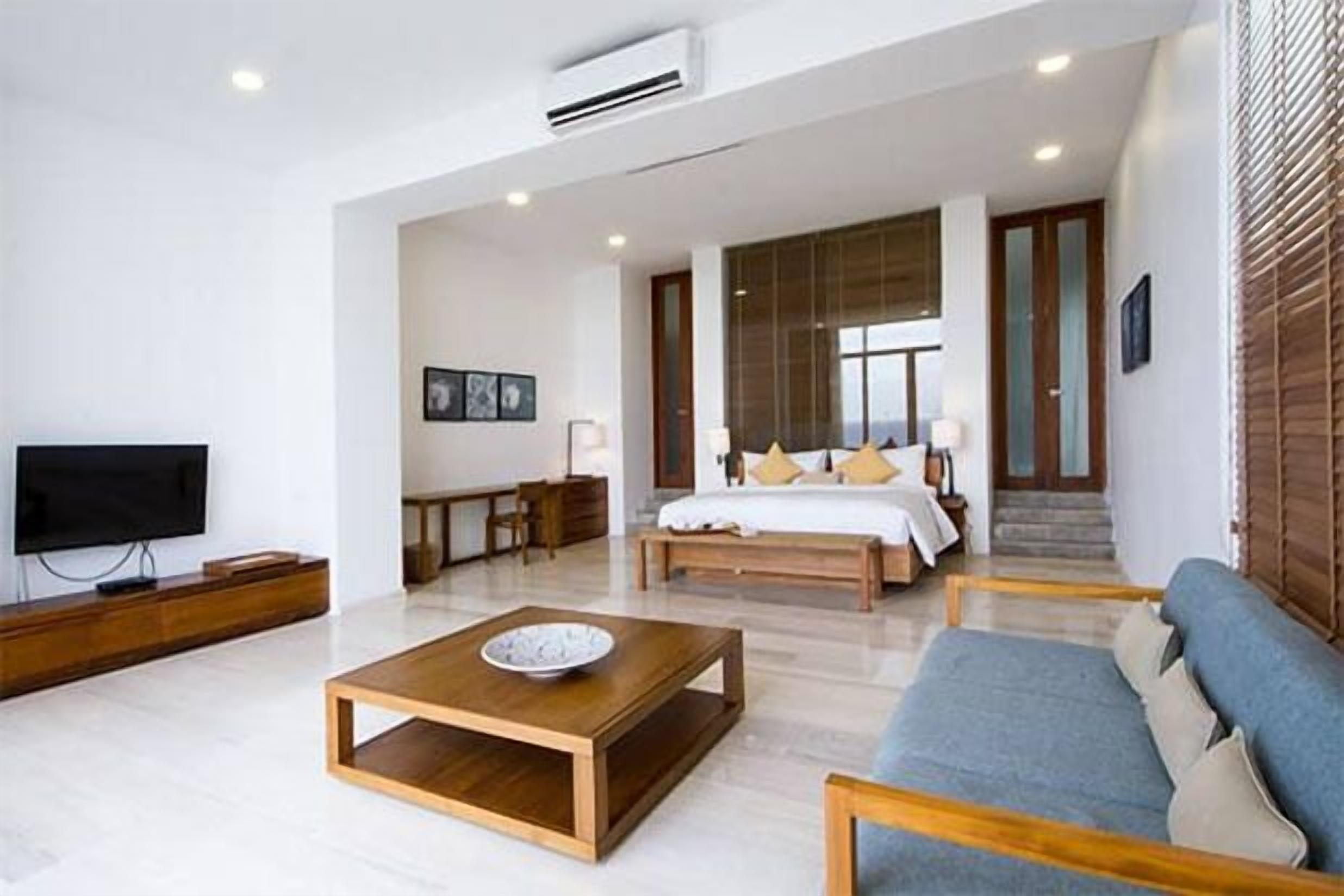 Ropa de cama de alta calidad, edredón, camas con pillow-top y minibar 