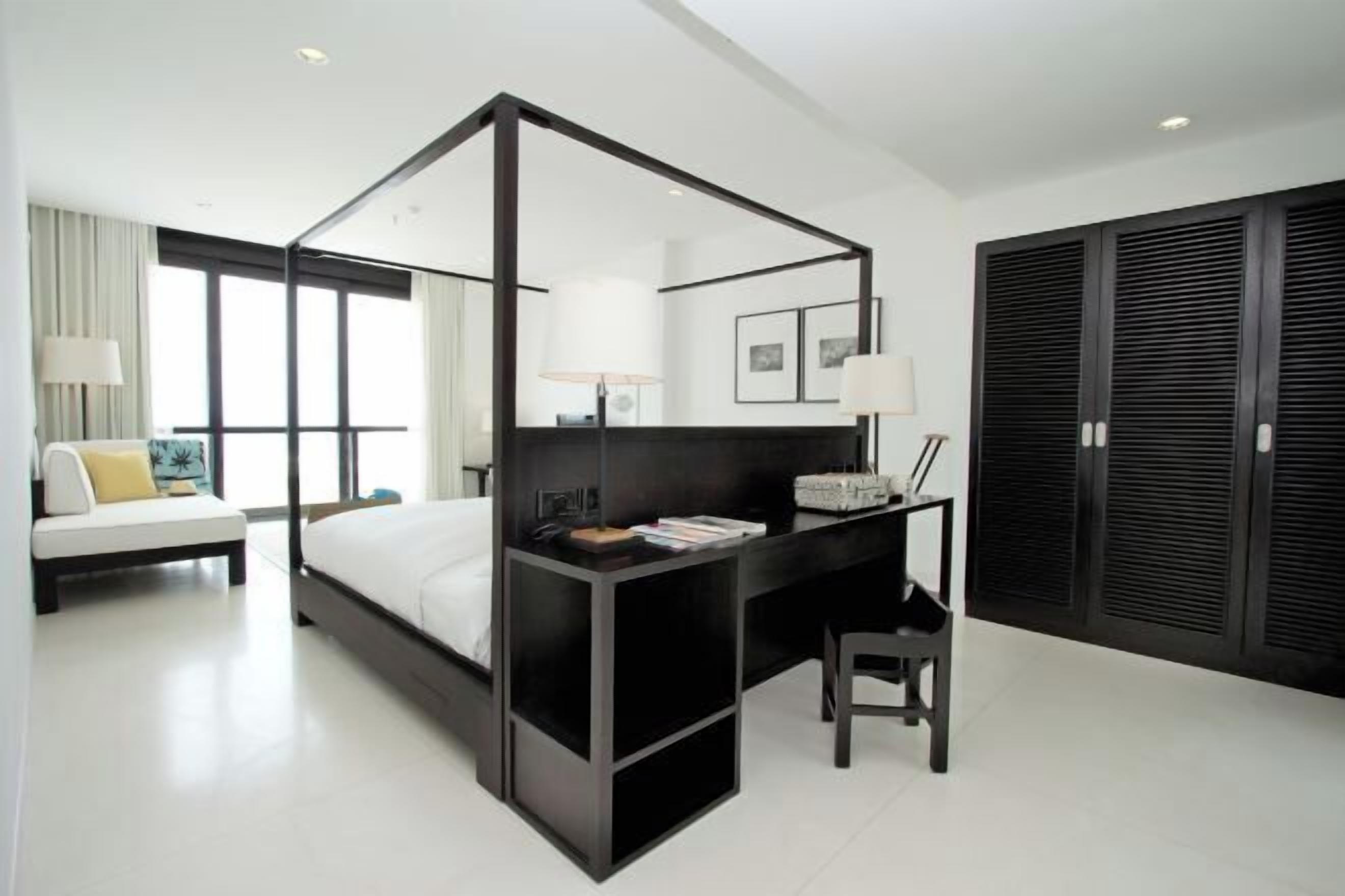 Ropa de cama de alta calidad, edredón, camas con pillow-top y minibar 