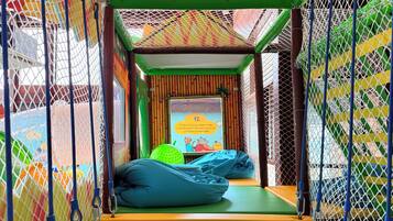 Innen-Kinderspielplatz