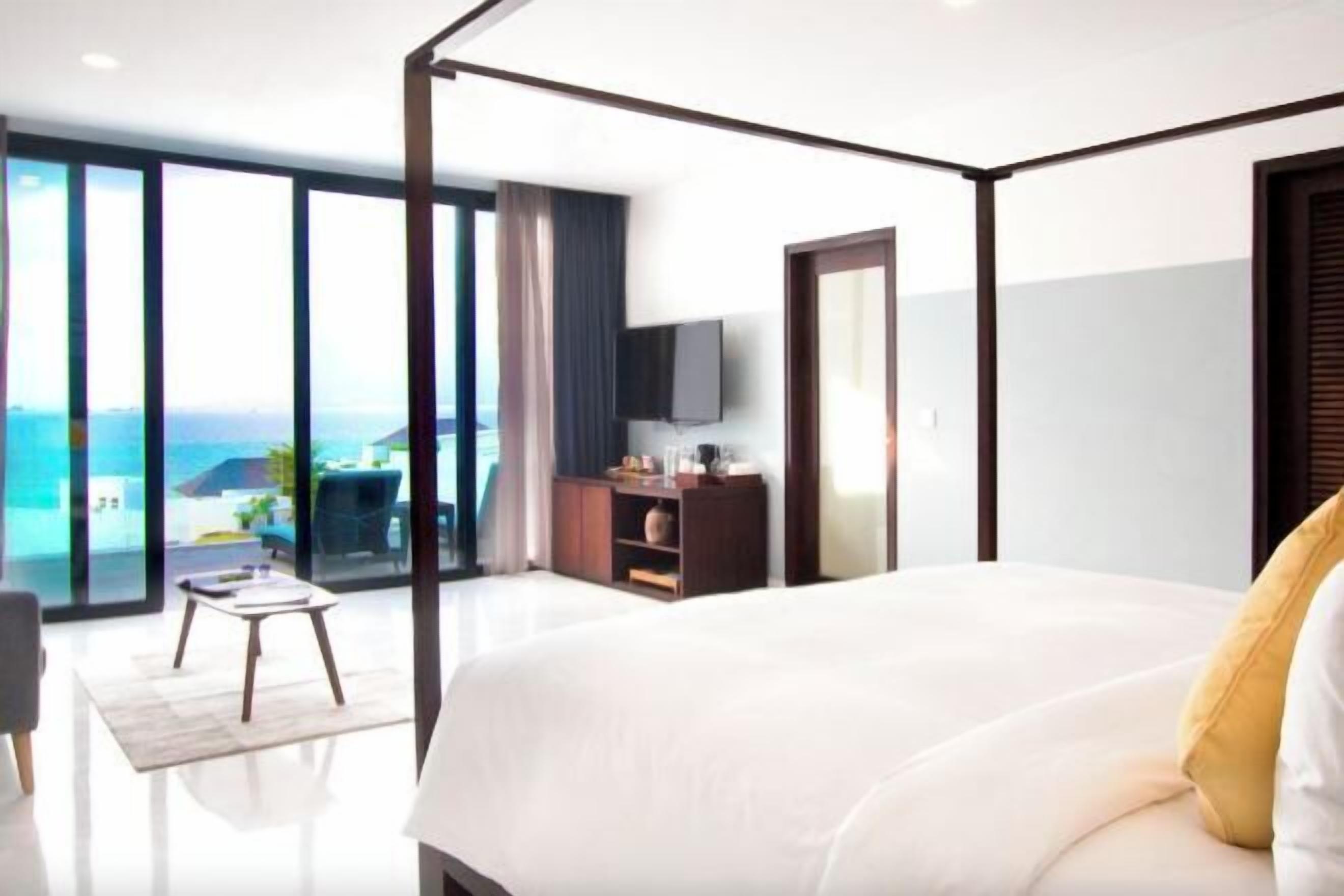 Ropa de cama de alta calidad, edredón, camas con pillow-top y minibar 