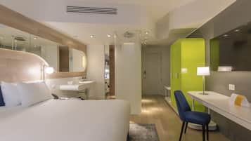 1 Schlafzimmer, hochwertige Bettwaren, Daunenbettdecken, Minibar