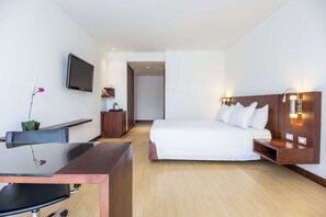 Minibar, Zimmersafe, Schreibtisch, schallisolierte Zimmer