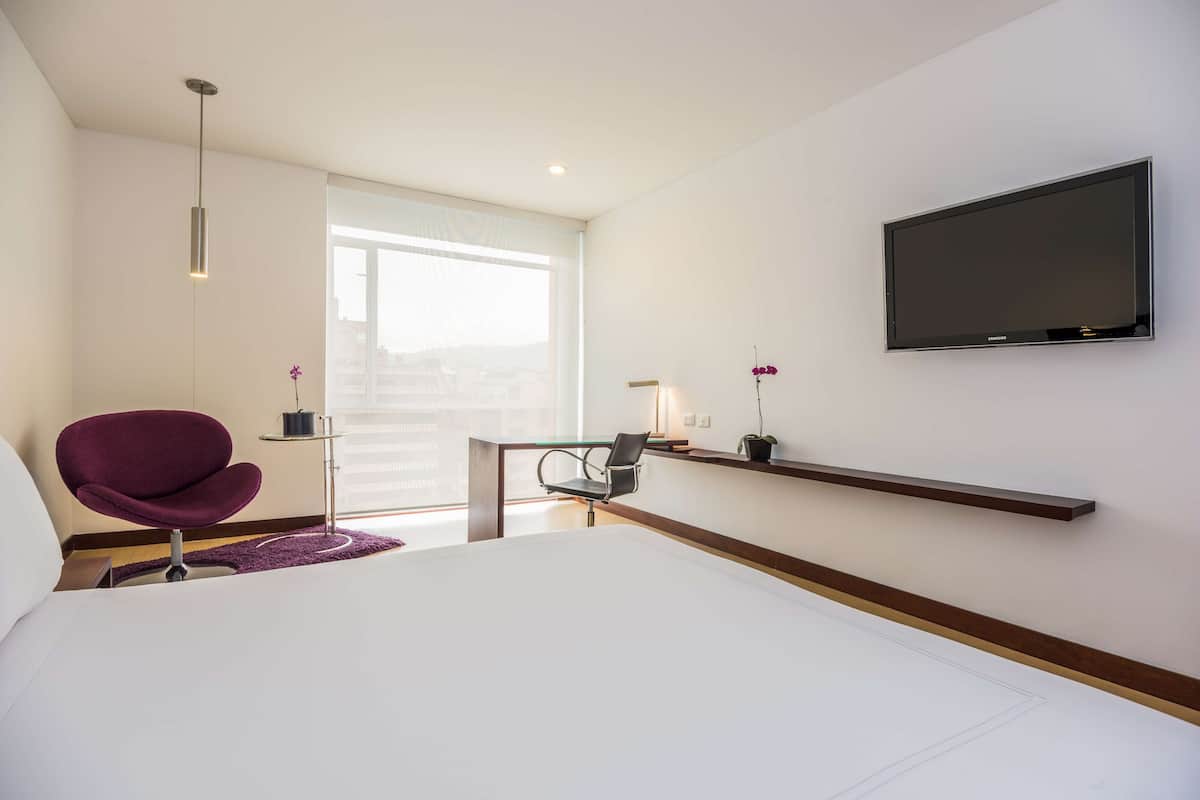 Minibar, coffres-forts dans les chambres, bureau, chambres insonorisées