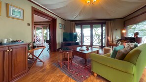 In-room safe, desk, free WiFi, bed sheets