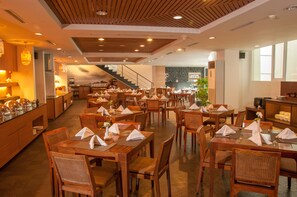 Dining - Hotel Santika Bangka (Pangkalpinang)
