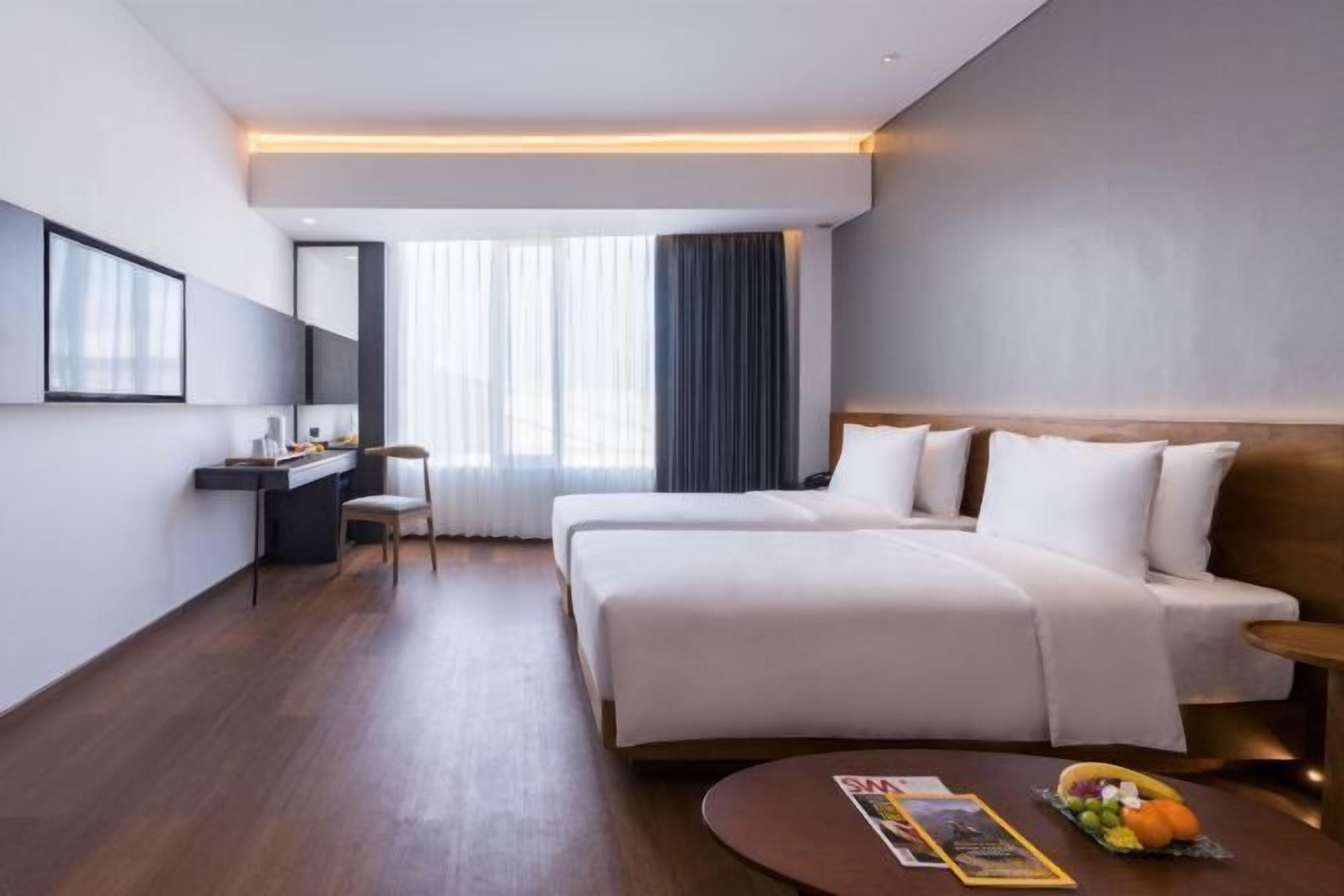 Caja de seguridad en la habitación, escritorio y cortinas blackout 