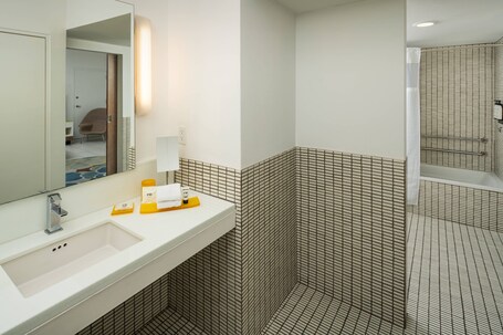 Royal Palm South Beach Miami, a Tribute Portfolio Resort - Image 20