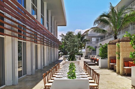 Royal Palm South Beach Miami, a Tribute Portfolio Resort - Image 31