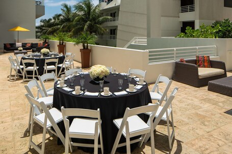 Royal Palm South Beach Miami, a Tribute Portfolio Resort - Image 35