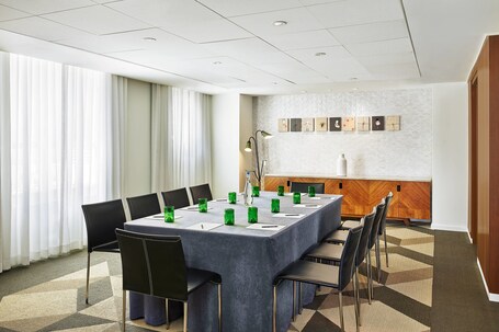 Royal Palm South Beach Miami, a Tribute Portfolio Resort - Image 37