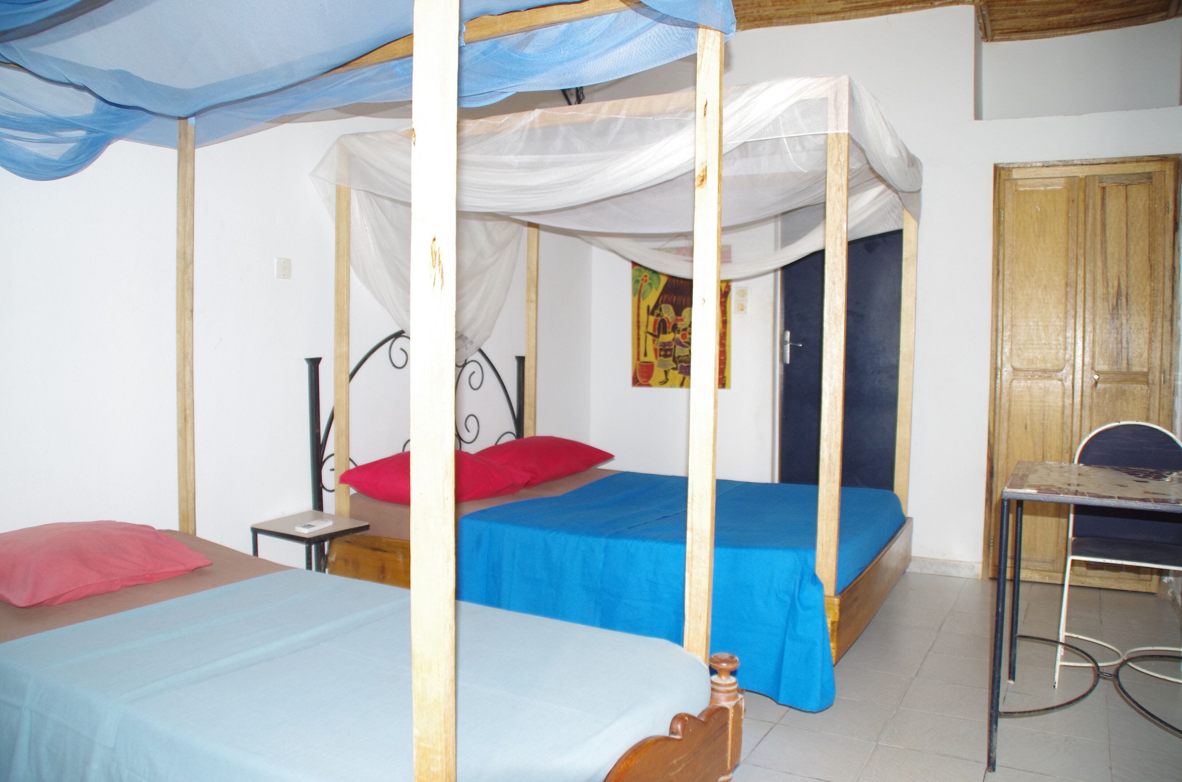 triple room | premium bedding, tempur-pedic beds, desk, free wifi