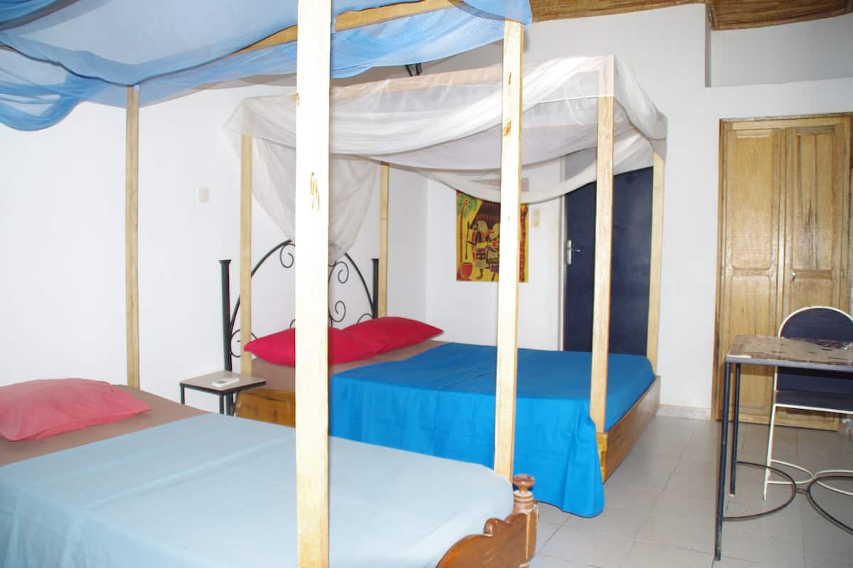 triple room | premium bedding, tempur-pedic beds, desk, free wifi