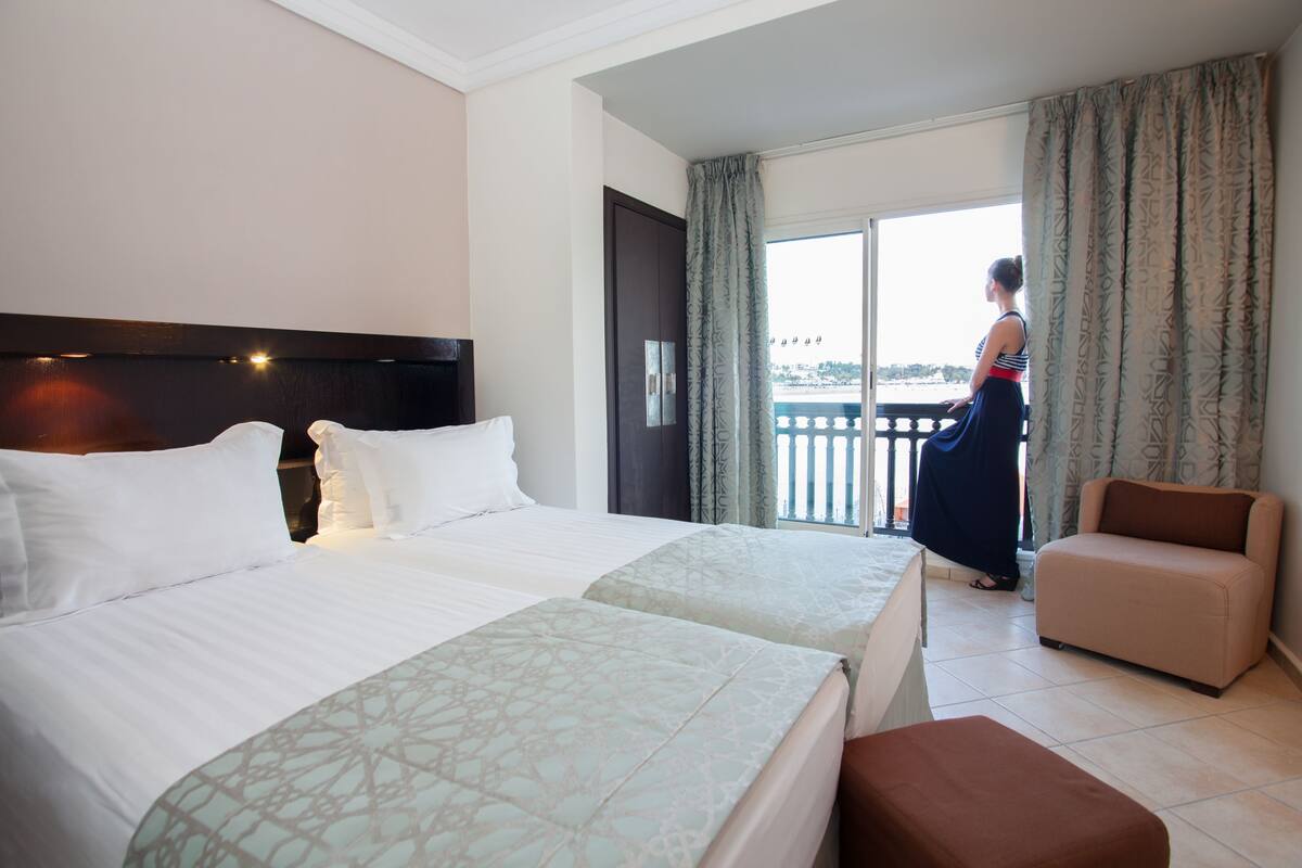 Family Apartment, Non Smoking | Minibar, in-room safe, blackout drapes, iron/ironing board (on request)