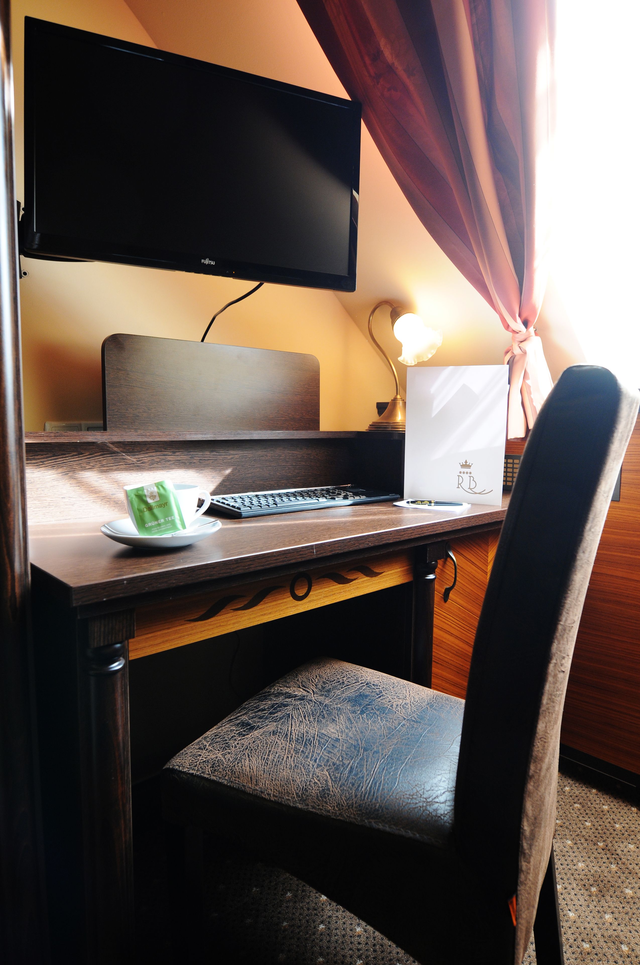 apartment, 1 bedroom | pillow-top beds, minibar, in-room safe, desk