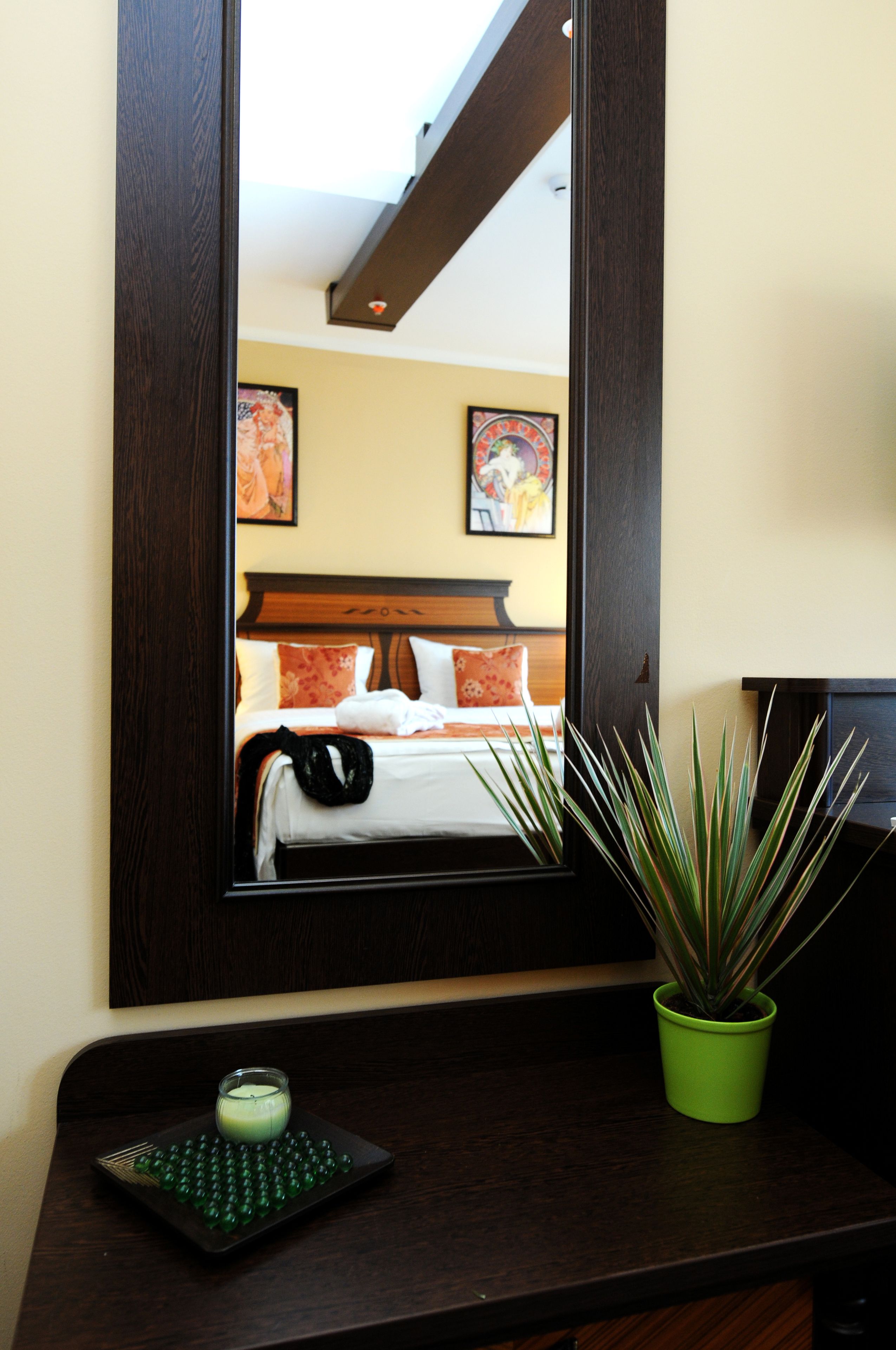 executive double room single use | pillow-top beds, minibar, in-room safe, desk