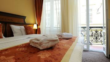 Executive Double or Twin Room | Pillowtop beds, minibar, in-room safe, desk