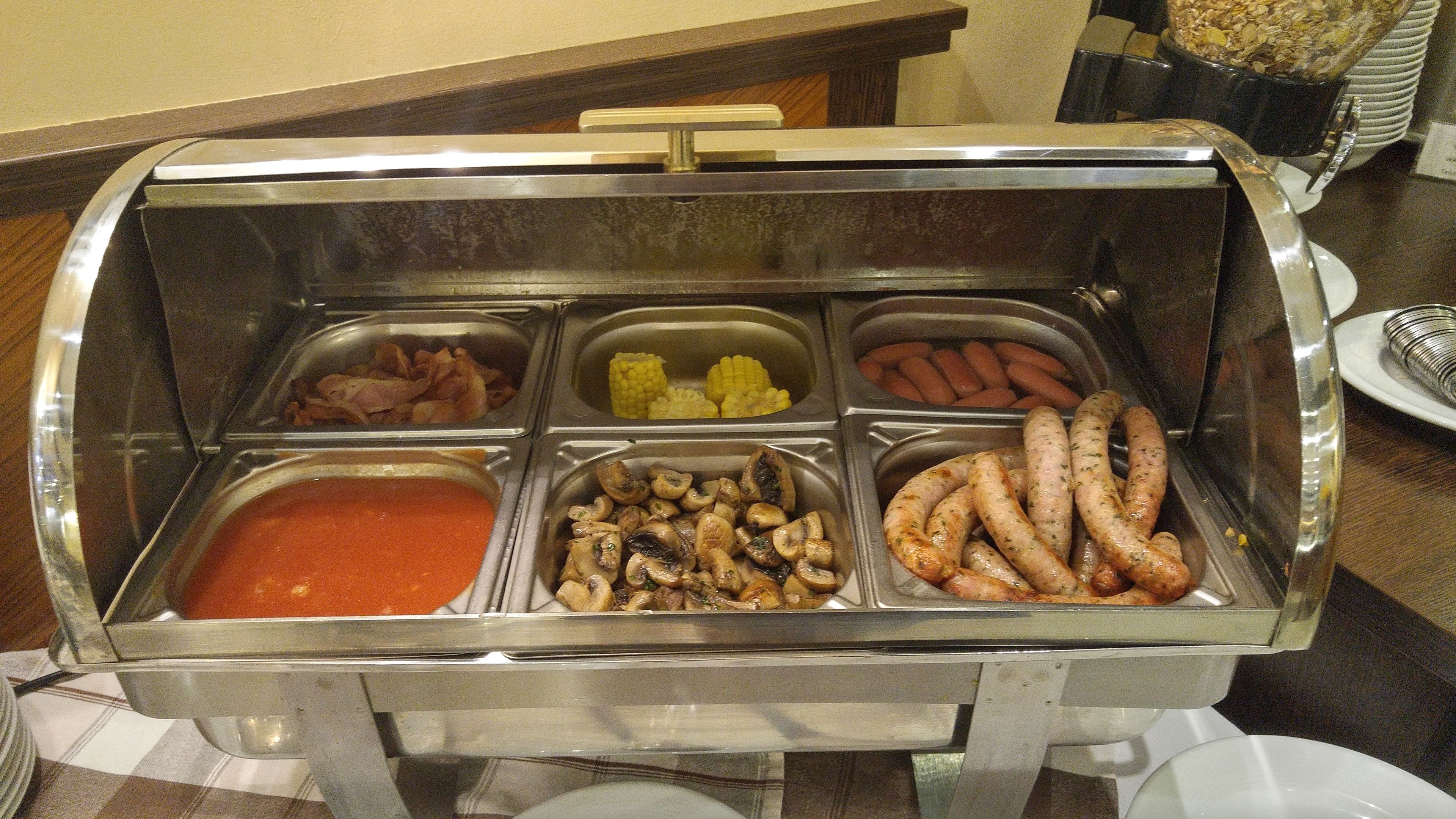 daily buffet breakfast (huf 3500 per person)