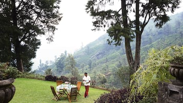 Tempat makan outdoor