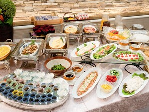 Daily buffet breakfast for a fee