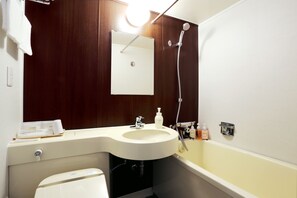 Combined shower/bathtub, rainfall showerhead, free toiletries - Mielparque Hiroshima Hotel (Hiroshima)