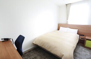 Schreibtisch, schallisolierte Zimmer, Bügeleisen/Bügelbrett