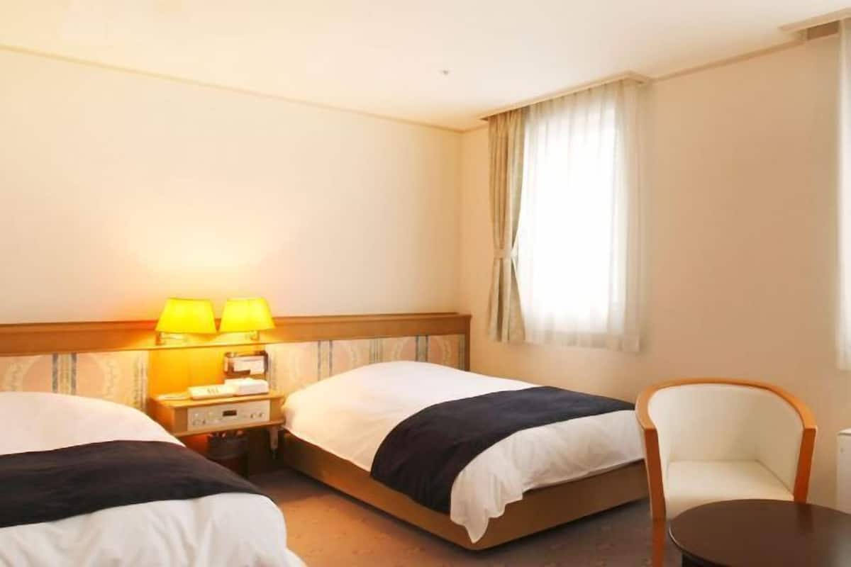 Desk, soundproofing, iron/ironing board, free WiFi