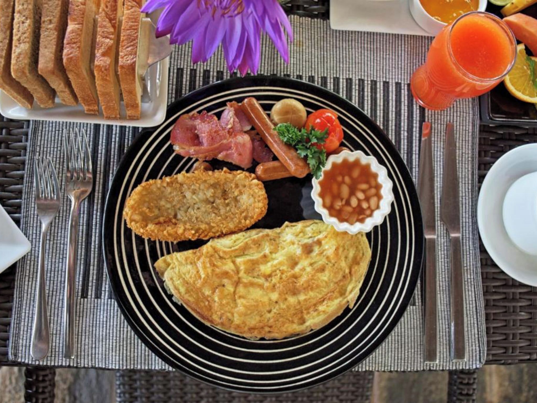 daily buffet breakfast (lkr 15 per person)