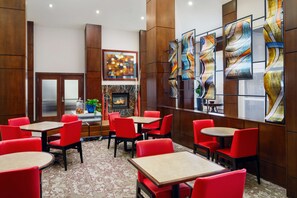 Lobby - Hilton Garden Inn El Paso Airport (El Paso)