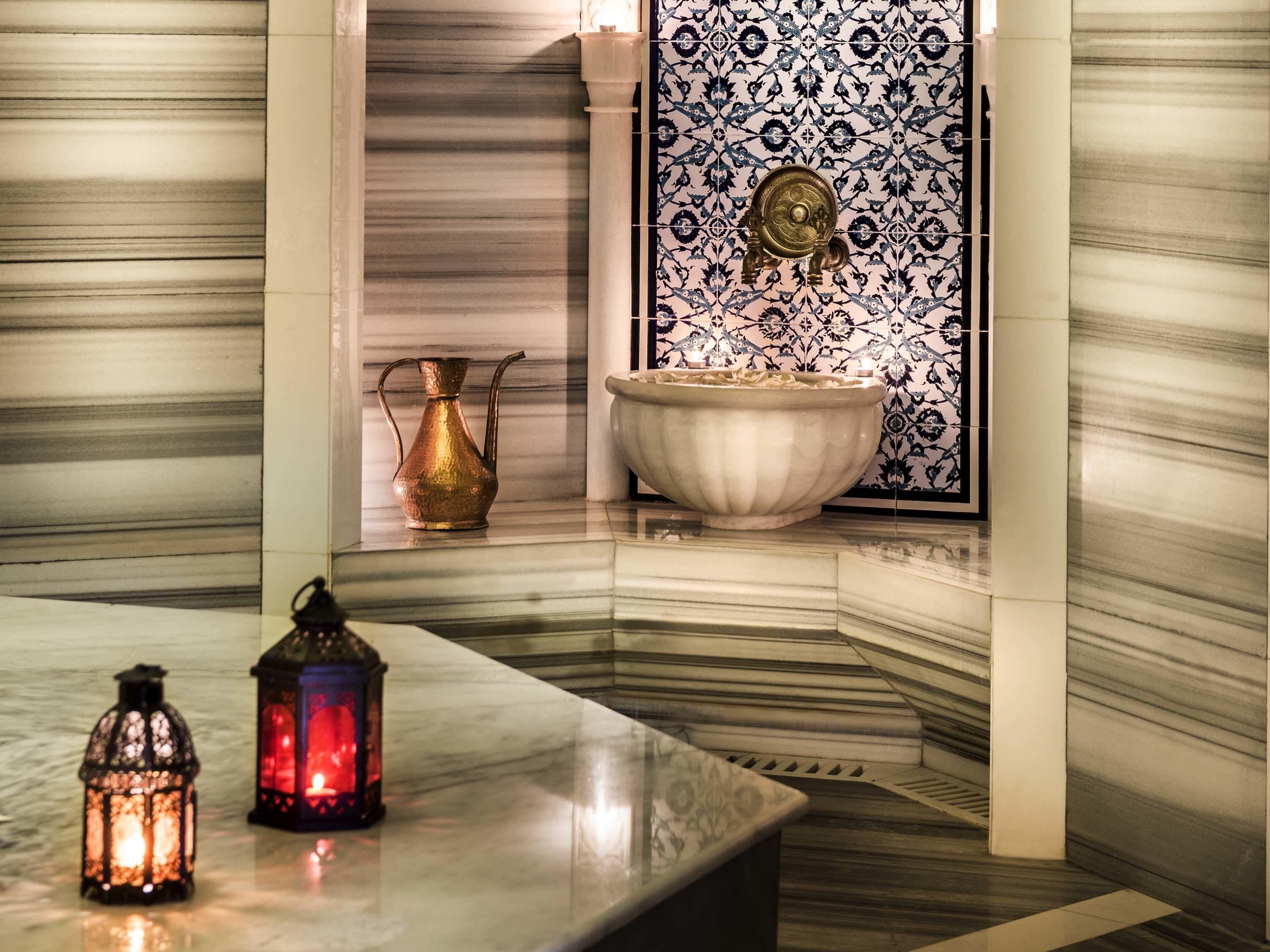 Espace de soins pour les couples, sauna, bain à remous, hammam, hammam