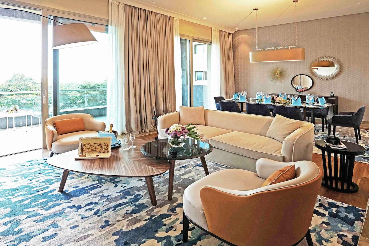 1 bedroom, premium bedding, down comforters, Select Comfort beds