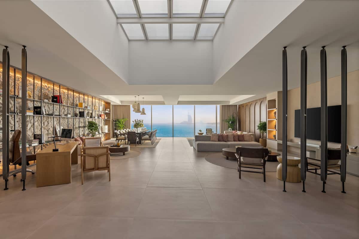 Grand-Suite, 1 Doppelbett (Penthouse - Executive) | Wohnbereich | 40-Zoll-Plasmafernseher mit Digitalempfang, Fernseher