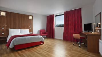 Zimmer, 1 Doppelbett, barrierefrei, Nichtraucher | Allergikerbettwaren, Zimmersafe, Schreibtisch, kostenloses WLAN