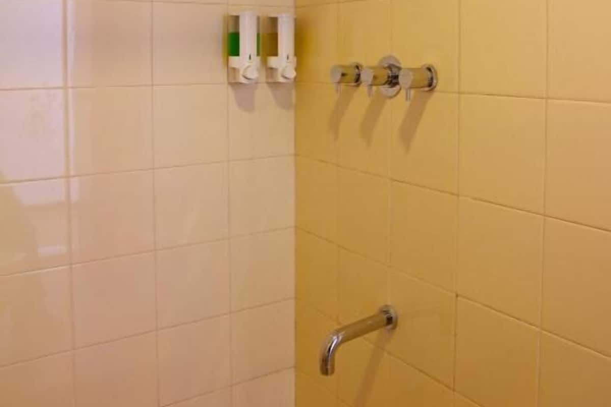 Baño | Amenidades de baño gratuitas y toallas