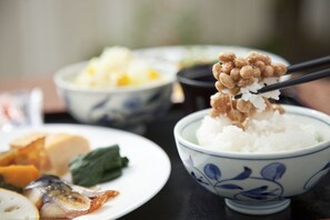 餐饮