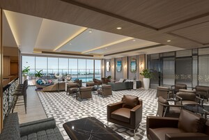 Serves lunch and dinner