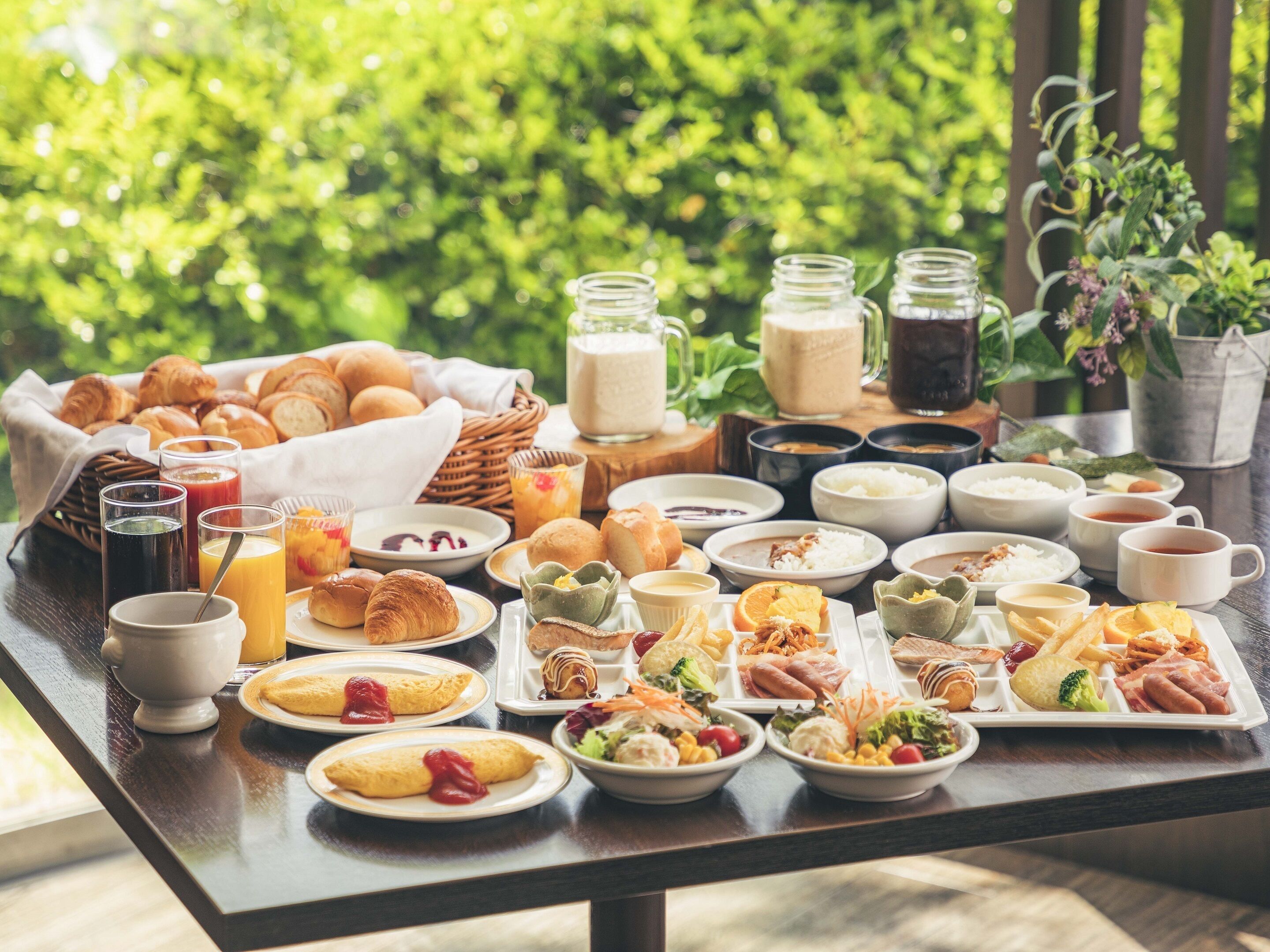 daily buffet breakfast (jpy 2300 per person)