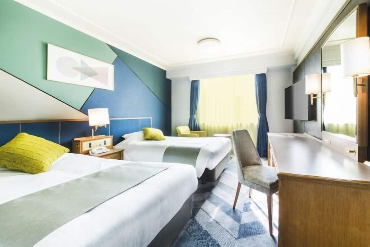 Desk, free WiFi, bed sheets