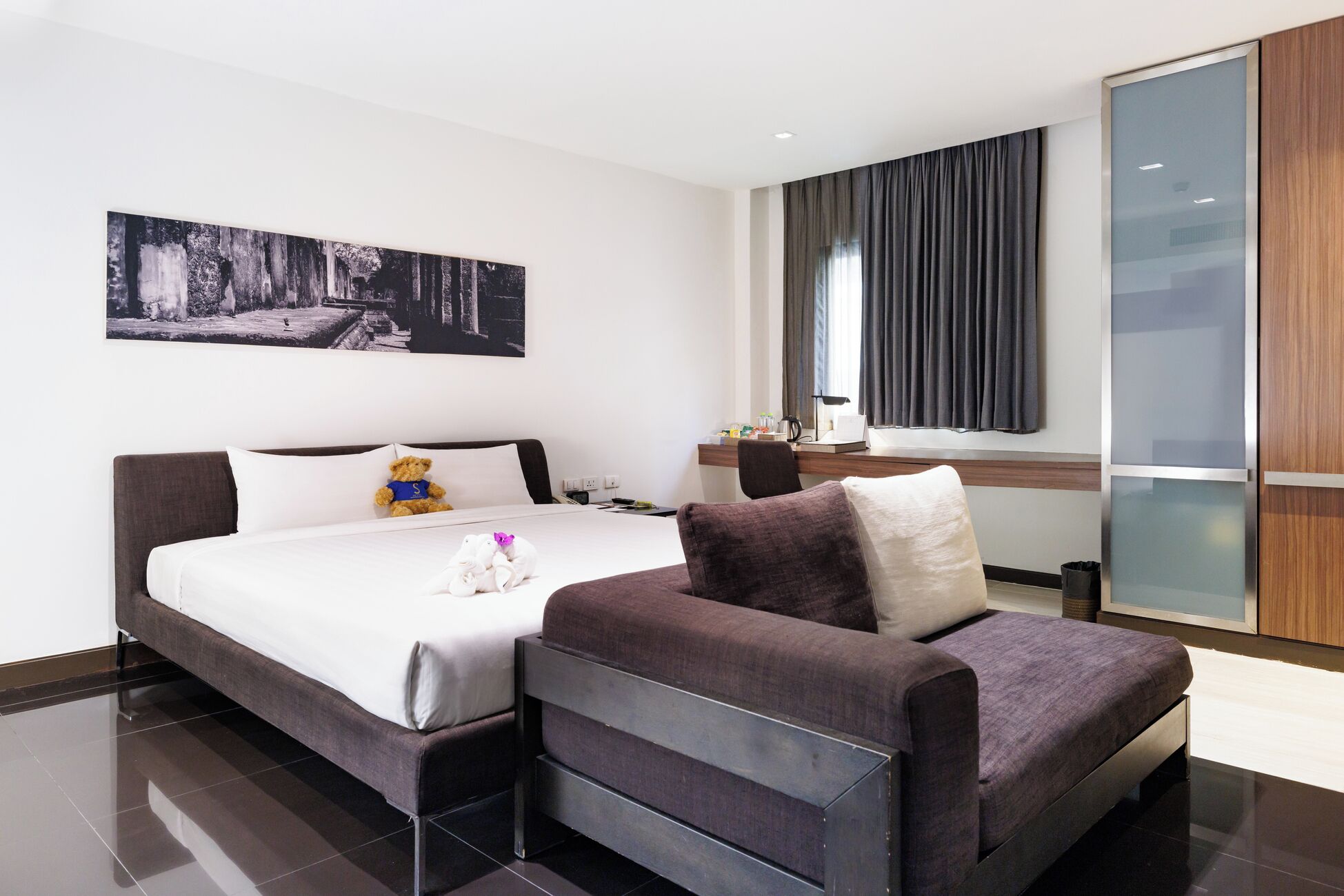 Μίνι μπαρ, χρηματοκιβώτιο στο δωμάτιο, γραφείο, σίδερο/σιδερώστρα 