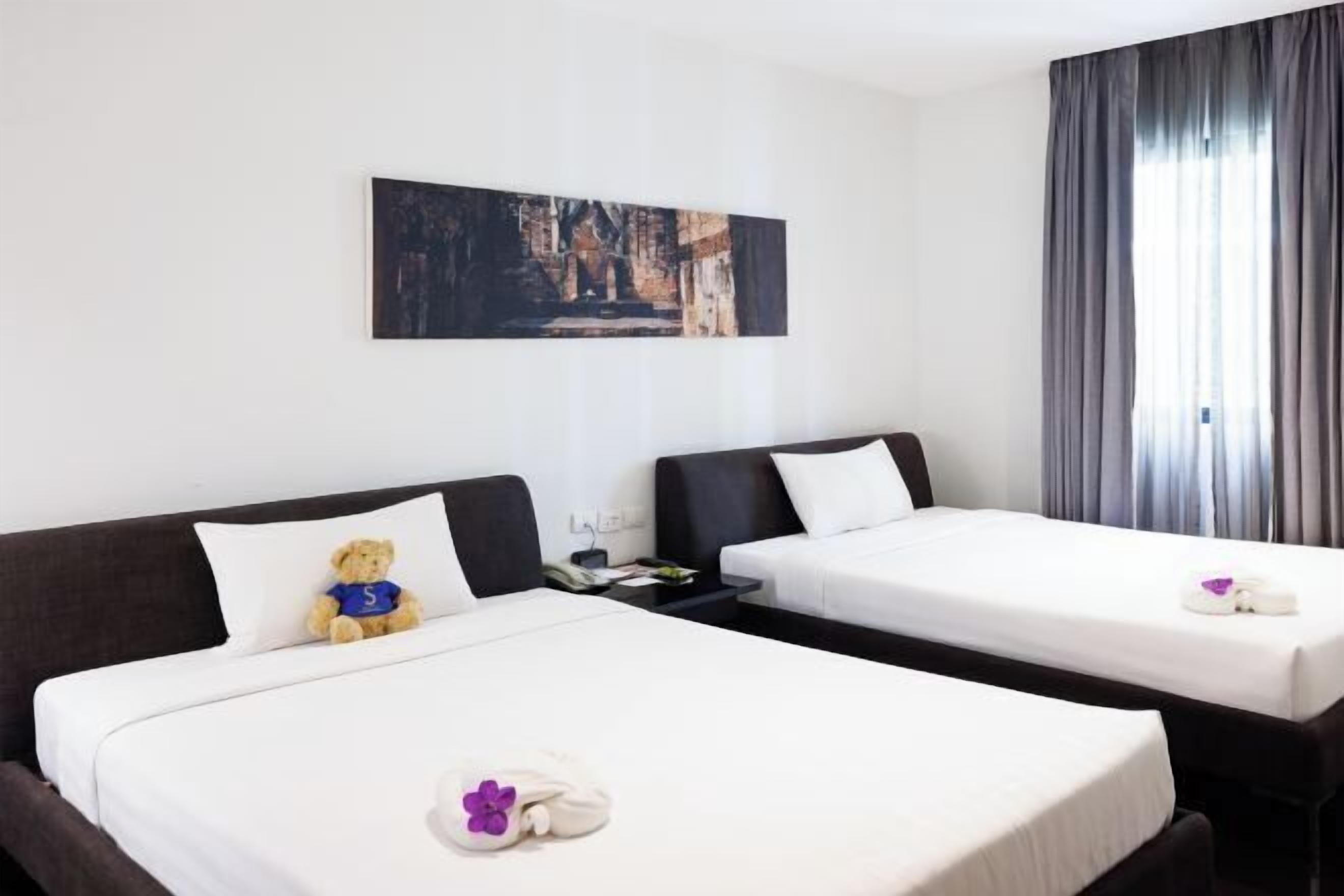 Μίνι μπαρ, χρηματοκιβώτιο στο δωμάτιο, γραφείο, σίδερο/σιδερώστρα 