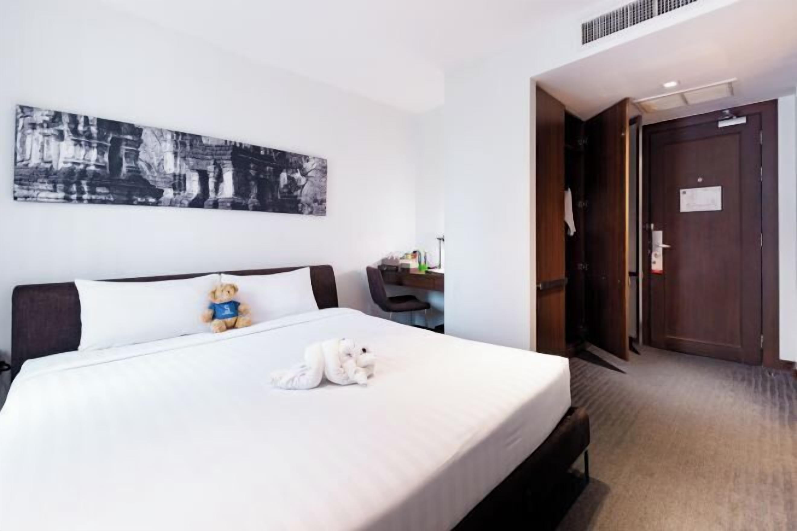 Μίνι μπαρ, χρηματοκιβώτιο στο δωμάτιο, γραφείο, σίδερο/σιδερώστρα 