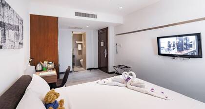 S33 Compact Hotel