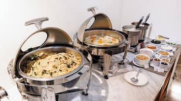 Desayuno bufé gratuito y diario