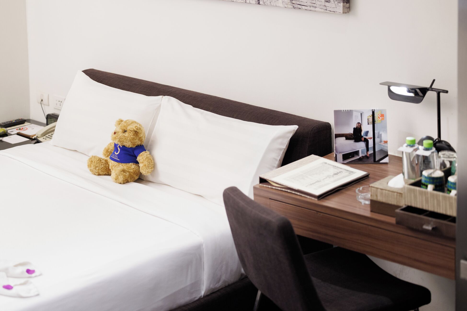 Minibar, in-room safe, desk, iron/ironing board