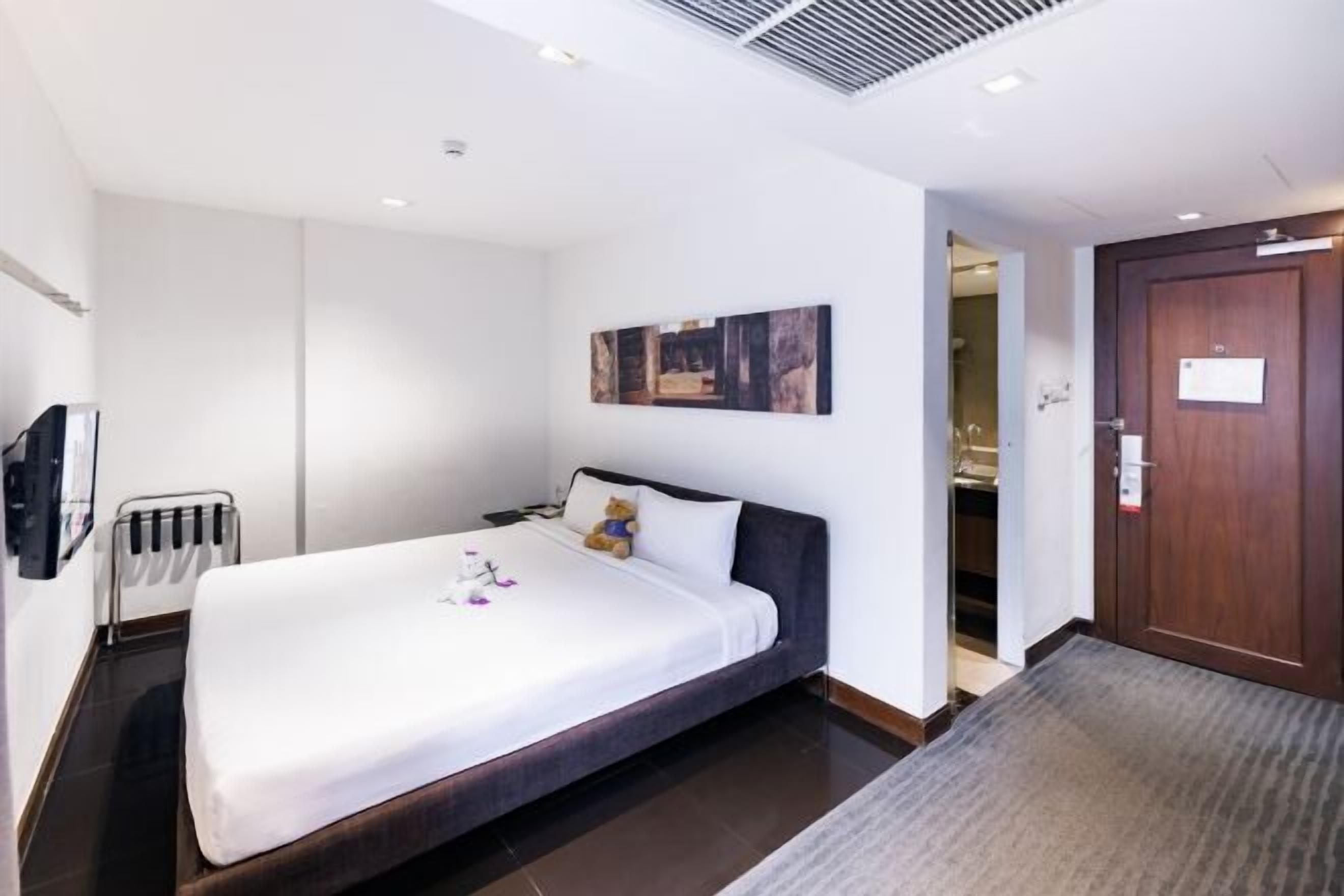 Μίνι μπαρ, χρηματοκιβώτιο στο δωμάτιο, γραφείο, σίδερο/σιδερώστρα 