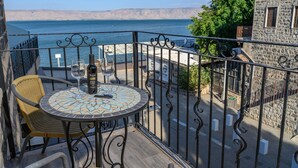 Balcony Suite, Lake View  | ระเบียง