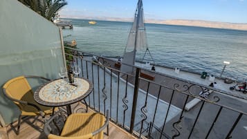 Balcony Suite, Lake View | Balcony
