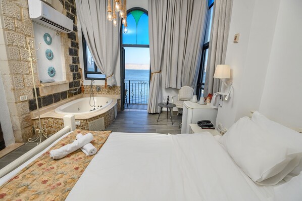 Balcony Suite, Lake View 