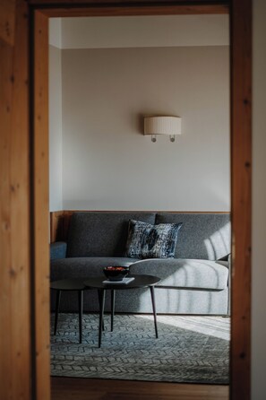 Premium Suite Residence | Minibar, desk, blackout drapes, free WiFi - Das Paradies (Laces)