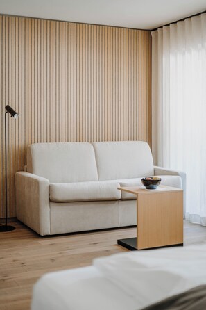 Venosta Suite | Individually decorated, individually furnished, blackout curtains - Das Paradies (Laces)