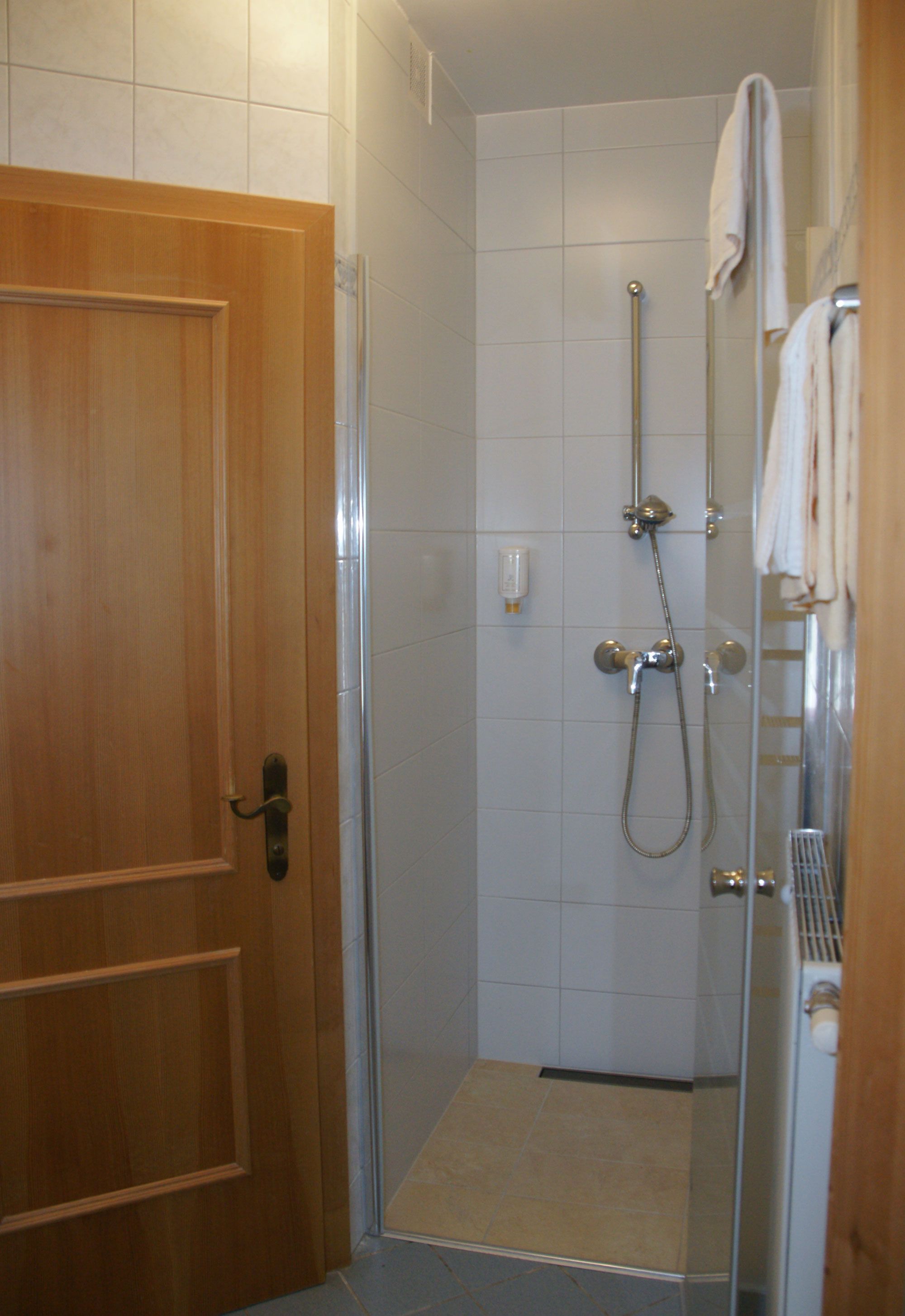 classic double room, ensuite | bathroom shower
